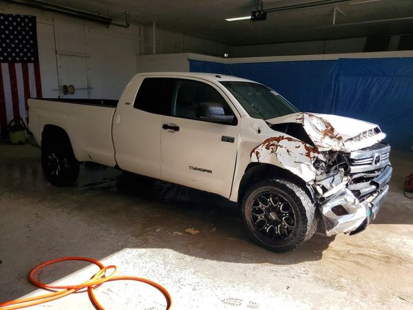 2016 TOYOTA TUNDRA SR/SR5 — Passenger 3/4