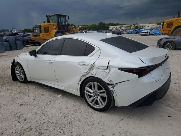 2022 LEXUS IS