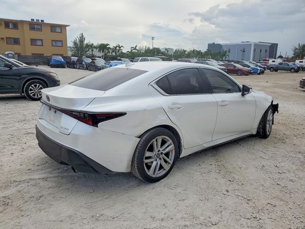 2022 LEXUS IS