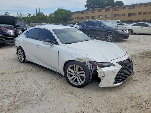 2022 LEXUS IS