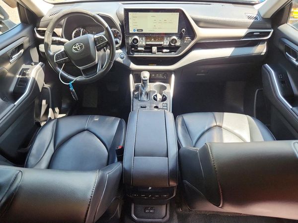 2023 TOYOTA HIGHLANDER