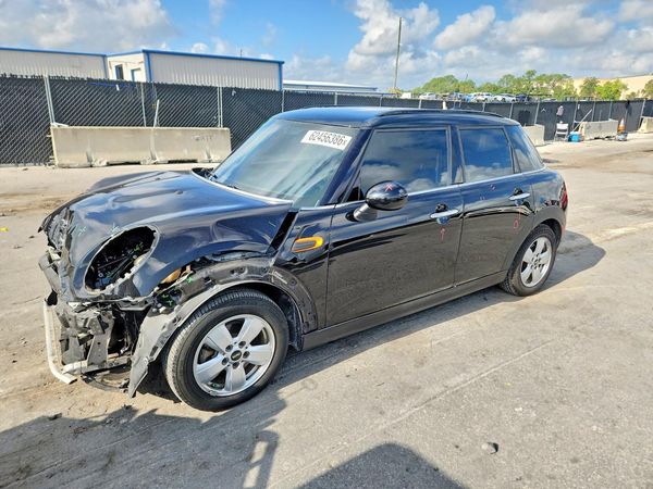 2018 MINI COOPER