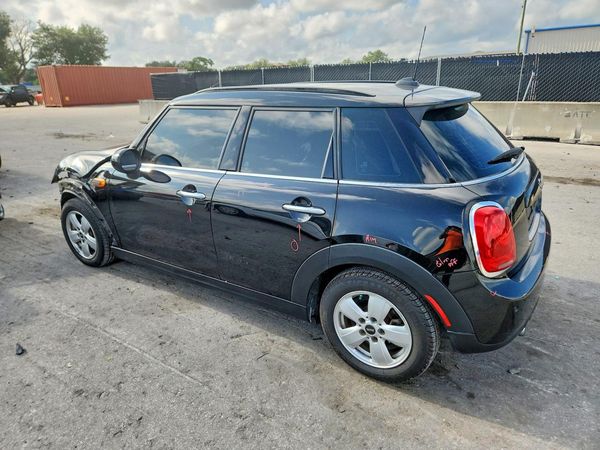 2018 MINI COOPER
