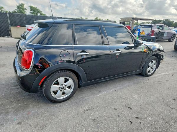 2018 MINI COOPER