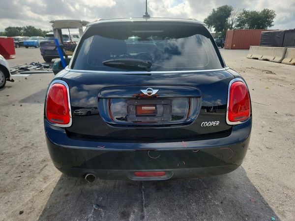 2018 MINI COOPER