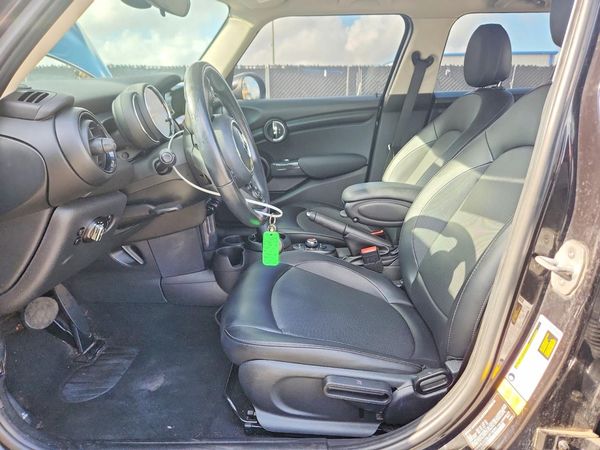 2018 MINI COOPER