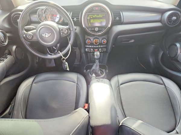 2018 MINI COOPER