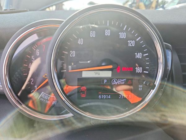 2018 MINI COOPER