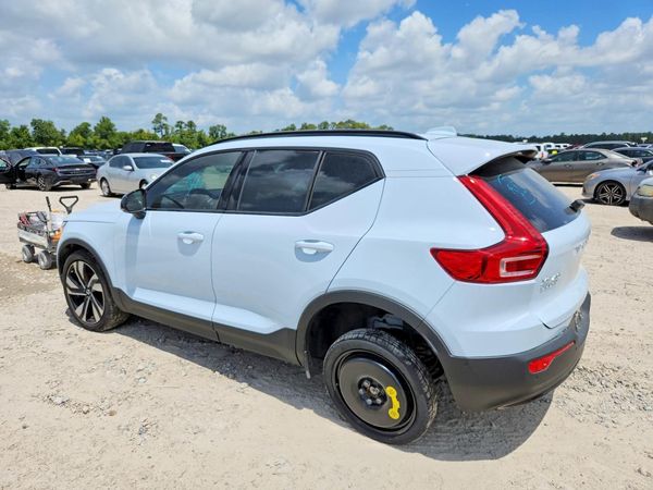 2025 VOLVO XC40 Plus Dark