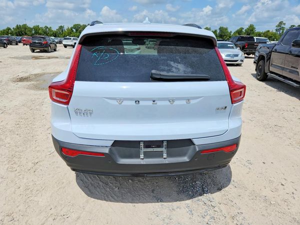 2025 VOLVO XC40 Plus Dark