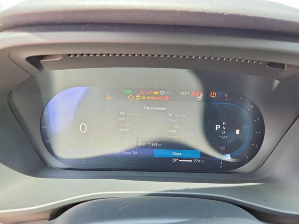 2025 VOLVO XC40 Plus Dark