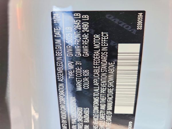 2025 VOLVO XC40 Plus Dark