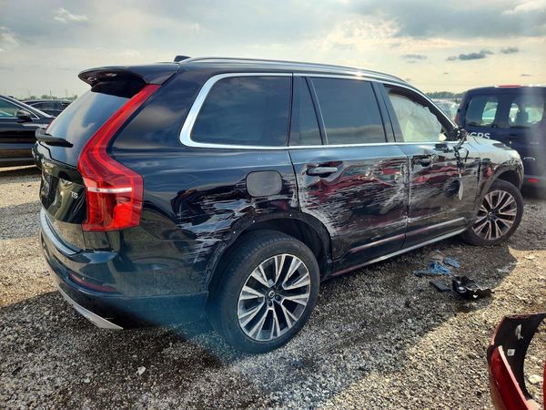 2020 VOLVO XC90 Momentum
