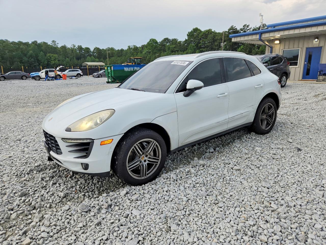 2016 PORSCHE MACAN