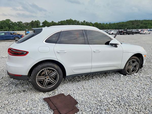 2016 PORSCHE MACAN