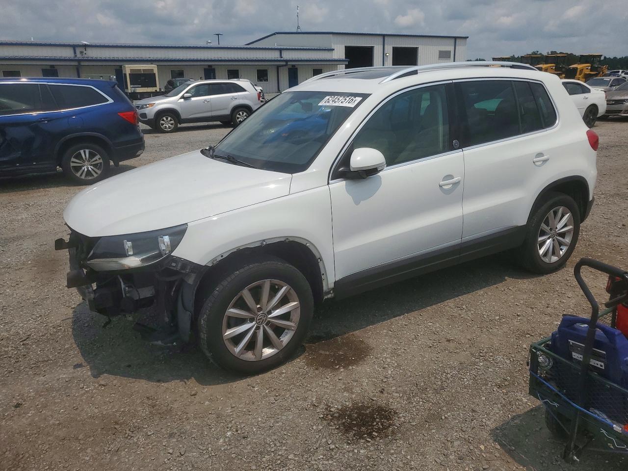 2017 VOLKSWAGEN TIGUAN Wolfsburg 4Motion