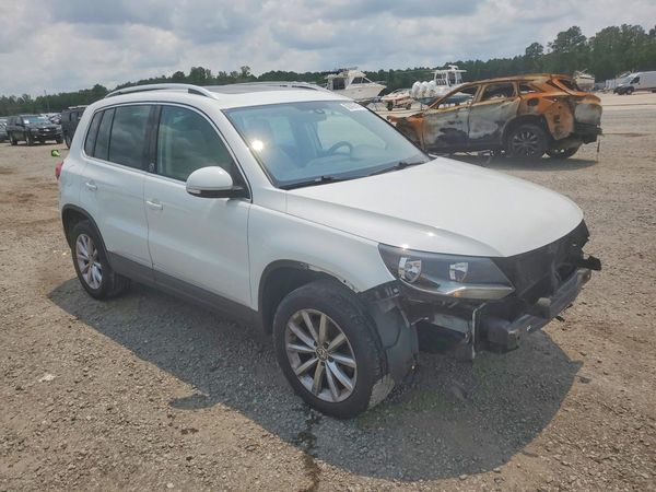 2017 VOLKSWAGEN TIGUAN Wolfsburg 4Motion