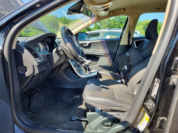 2013 VOLVO XC60 — DENT