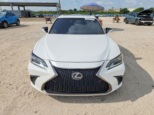 2019 LEXUS ES