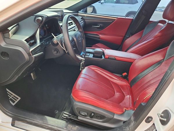 2019 LEXUS ES