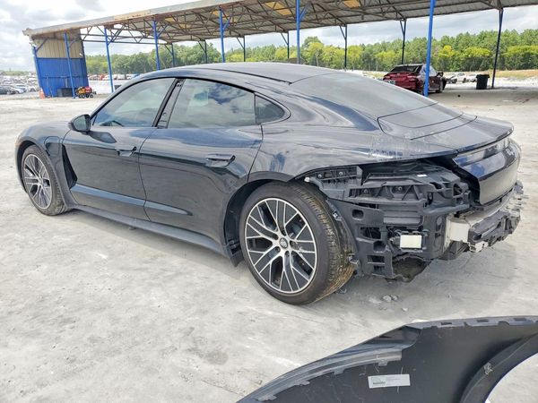 2022 PORSCHE TAYCAN