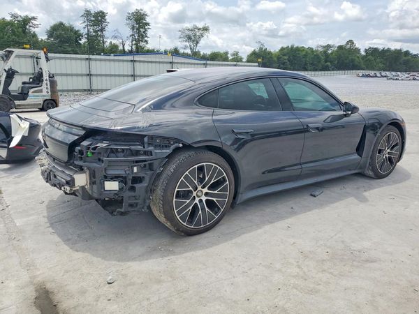2022 PORSCHE TAYCAN