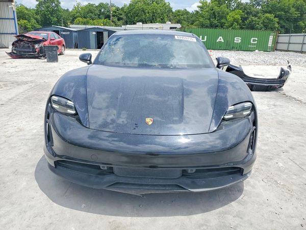 2022 PORSCHE TAYCAN