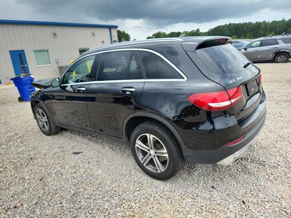 2016 MERCEDES-BENZ GLC