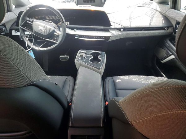 2025 CADILLAC OPTIQ Sport 1