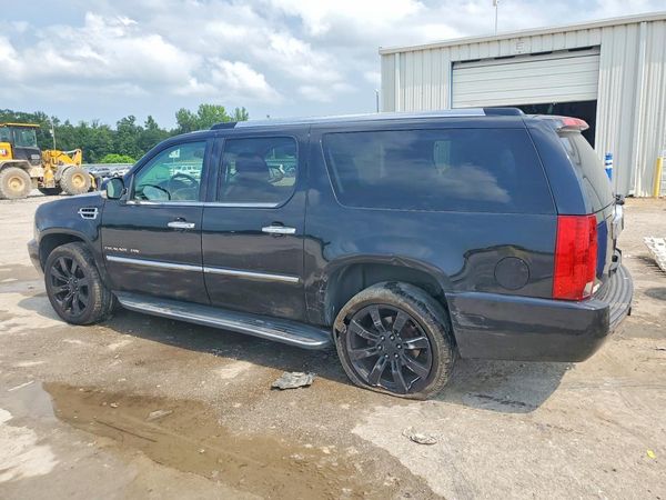 2013 CADILLAC ESCALADE ESV Luxury