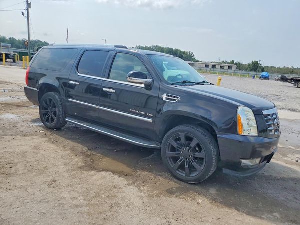 2013 CADILLAC ESCALADE ESV Luxury