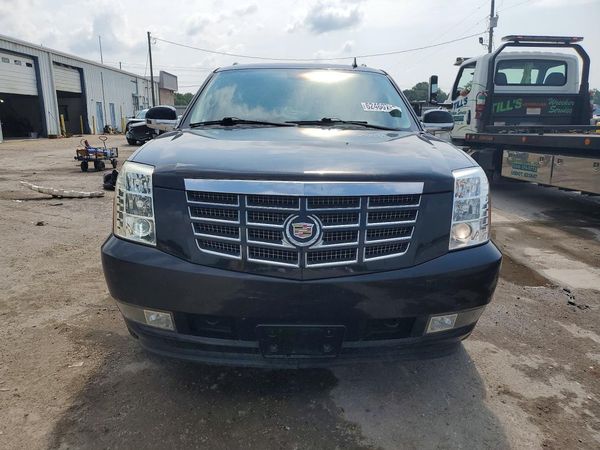 2013 CADILLAC ESCALADE ESV Luxury