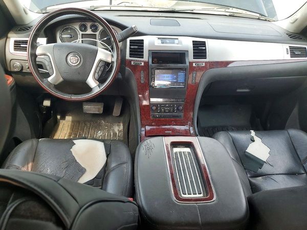 2013 CADILLAC ESCALADE ESV Luxury