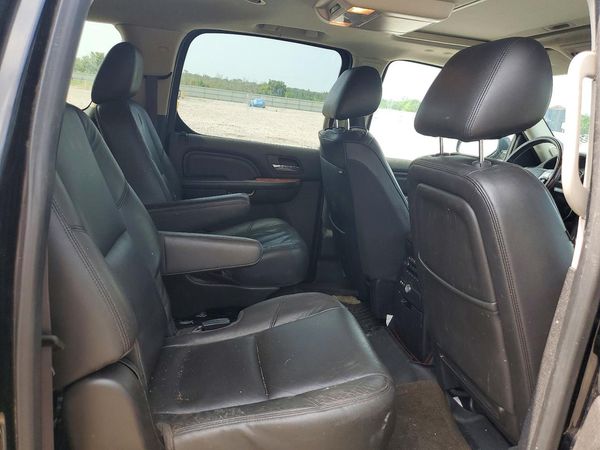 2013 CADILLAC ESCALADE ESV Luxury