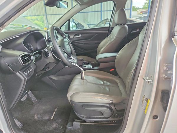 2019 HYUNDAI SANTA FE SE