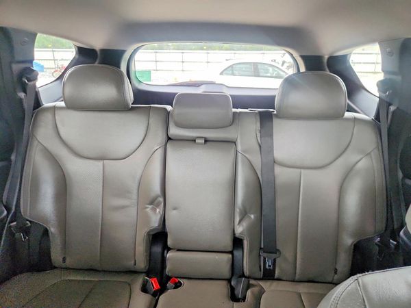 2019 HYUNDAI SANTA FE SE