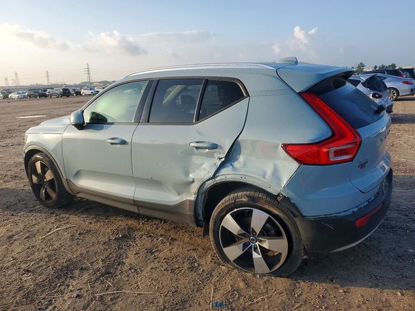2019 VOLVO XC40