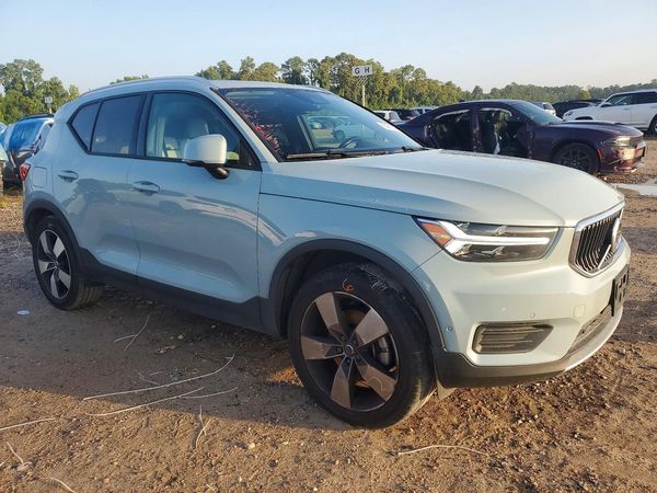 2019 VOLVO XC40