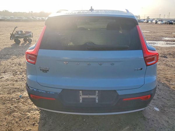 2019 VOLVO XC40