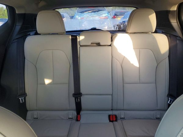 2019 VOLVO XC40