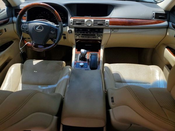 2016 LEXUS LS 460