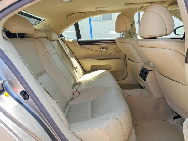 2016 LEXUS LS 460
