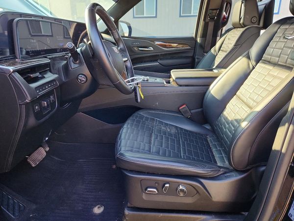 2023 CADILLAC ESCALADE