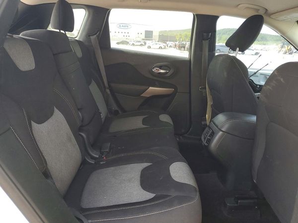 2018 JEEP CHEROKEE LATITUDE FWD