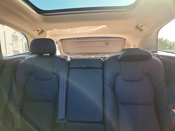 2025 VOLVO XC60 Plus Dark