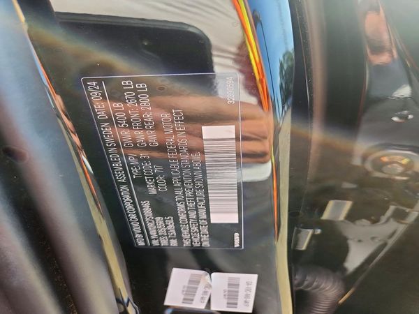2025 VOLVO XC60 Plus Dark
