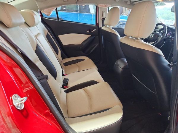 2015 MAZDA 3