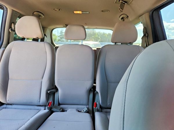 2018 KIA SEDONA LX