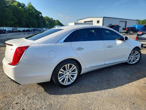 2019 CADILLAC XTS Luxury