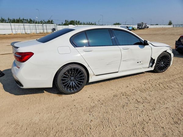 2017 BMW 750